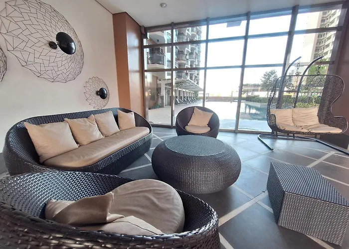 Big 2br -93sqm -pet -freeparking ,moa,picc,ccp,airport